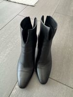Schwarze Leder Stiefeletten Grösse 38