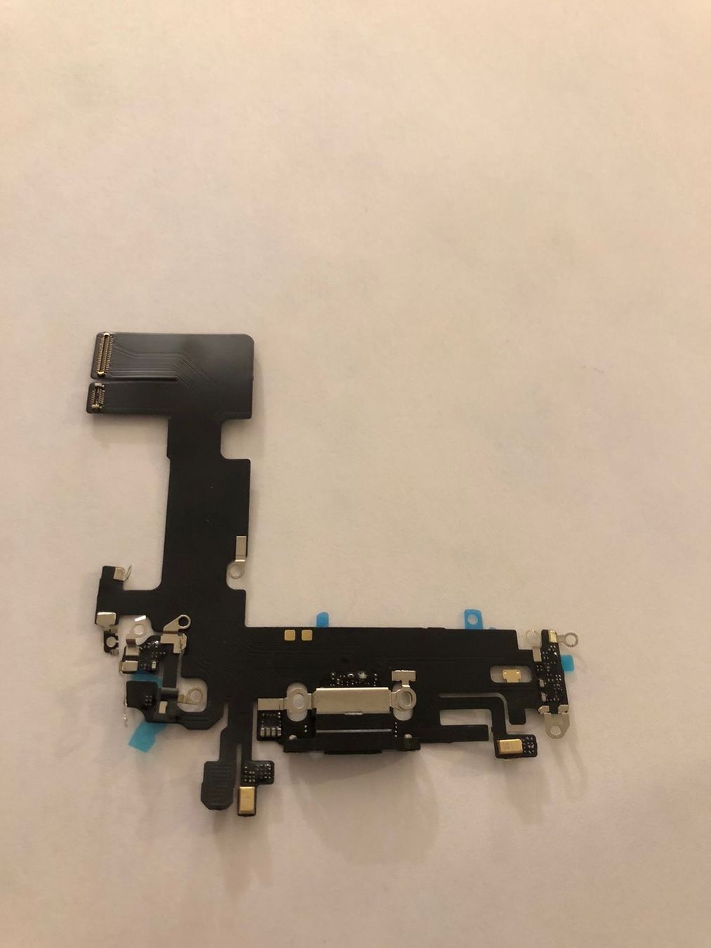 Apple Telefoni cellulari / Smartphones: Connecteur de charge iPhone 13 - Pièce de rechange – Nuovo e nell'imballaggio originale da Leukerbad venduto da mig_8bbp