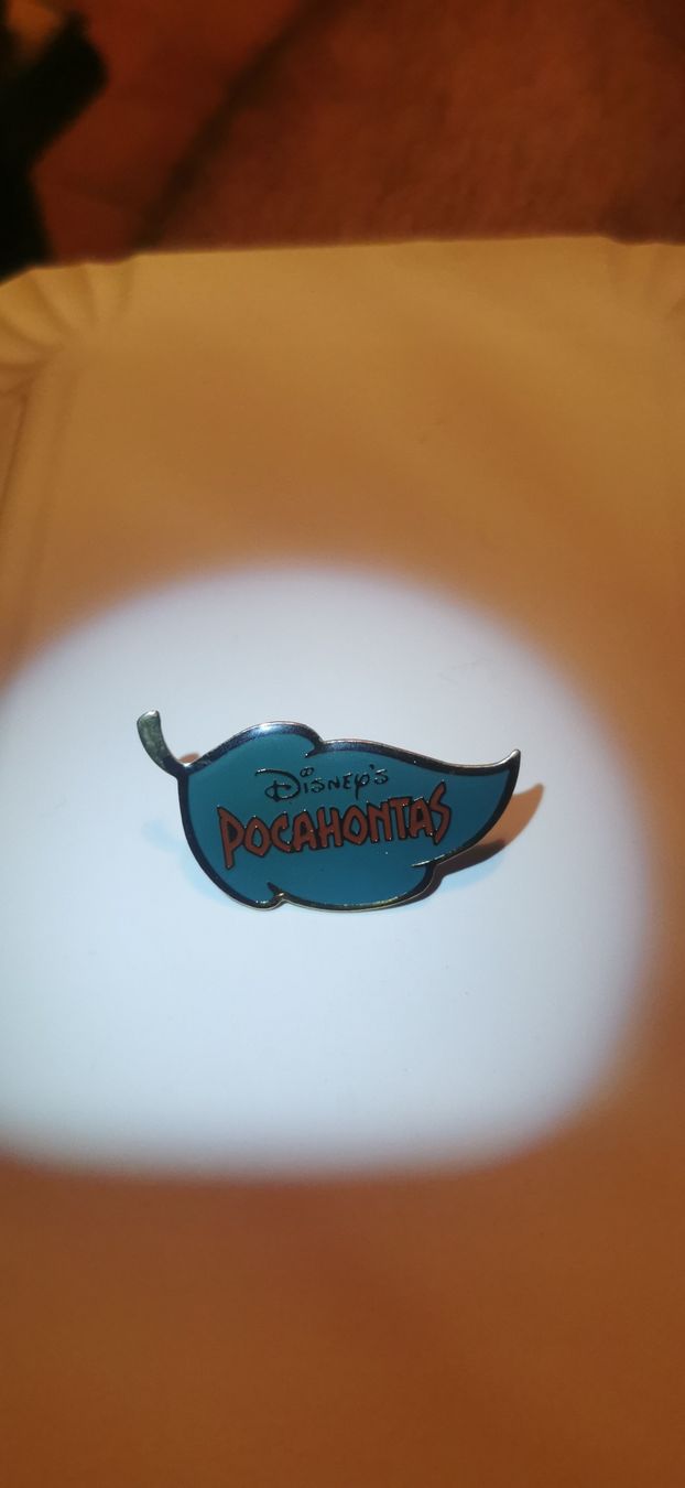 Placchette & Badge: Pin Pocahontas  – Usato da Genève venduto da vins50