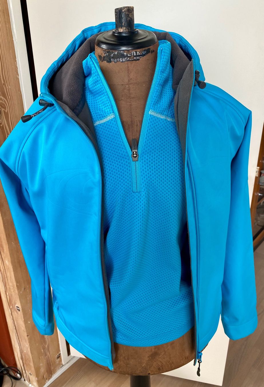 Lotti di vestiti: SALOMON  Softshell Jacke & Sport Top – Usato da Uster venduto da Koralle6