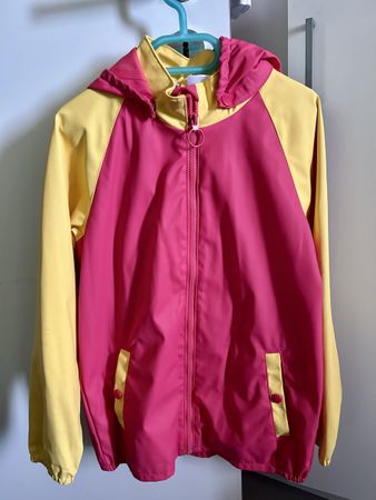 Kinder Regenjacke pink gelb Grösse 140/146 guter Zustand