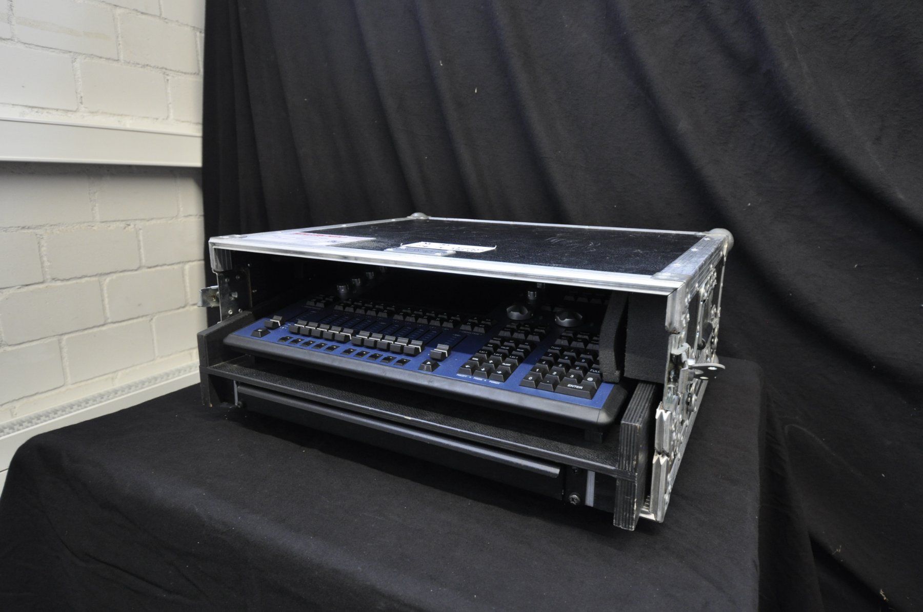 Valigie: Flightcase zu Chamsys MQ50 – Usato da Burgdorf venduto da WHITELIGHT3400 1