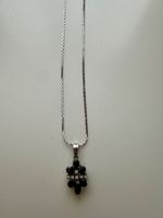 Silberanhänger mit Strass und Kette