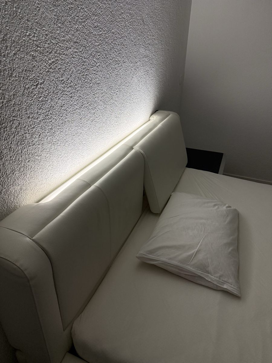 Letti: Doppelbett mit zwei Nachttischen – Usato da Kleindöttingen venduto da Alex.C. 2