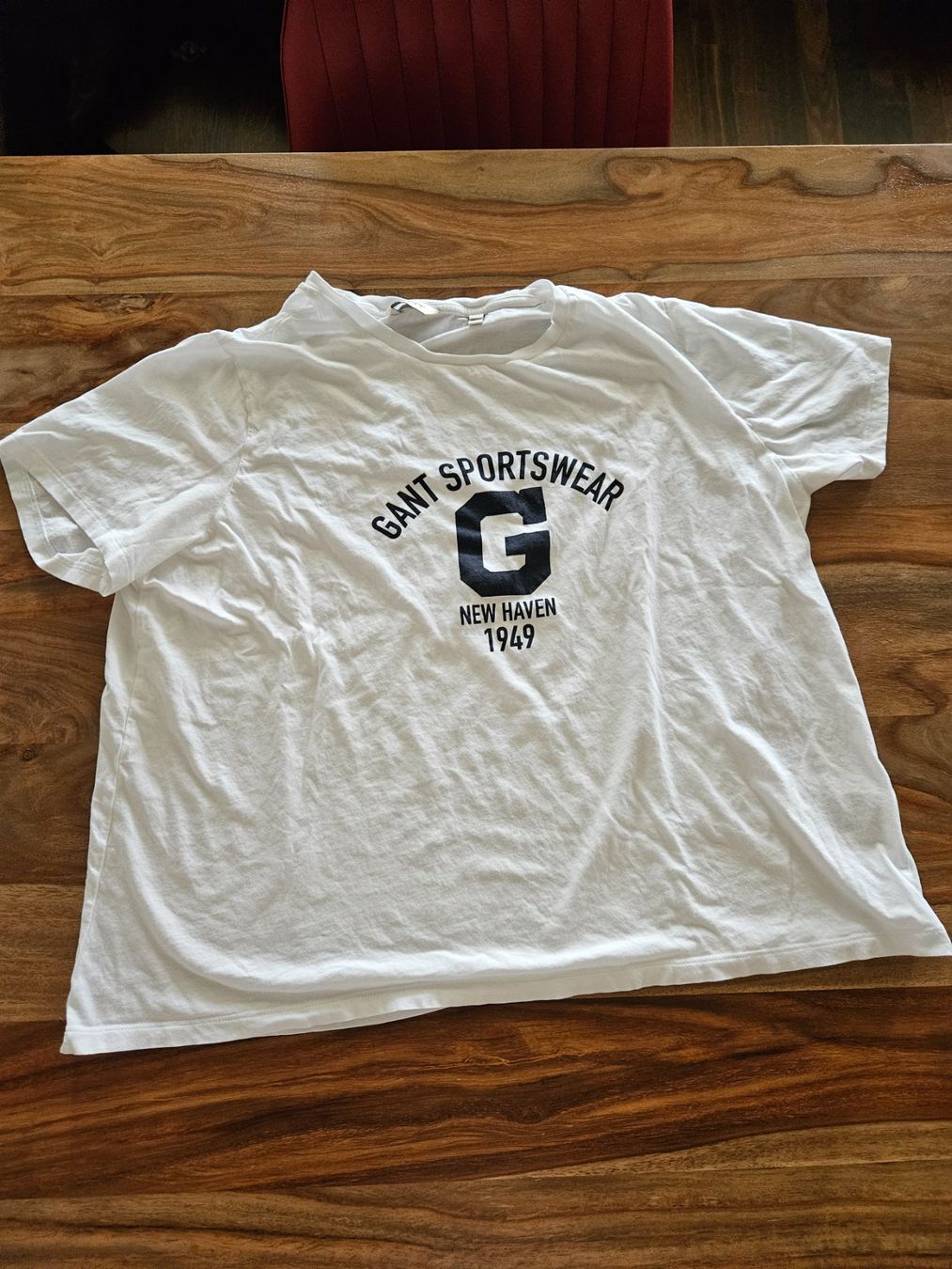 Gant T-Shirts: Gant white t-shirt with print – Gebraucht aus Affoltern am Albis von Katarinushka 3