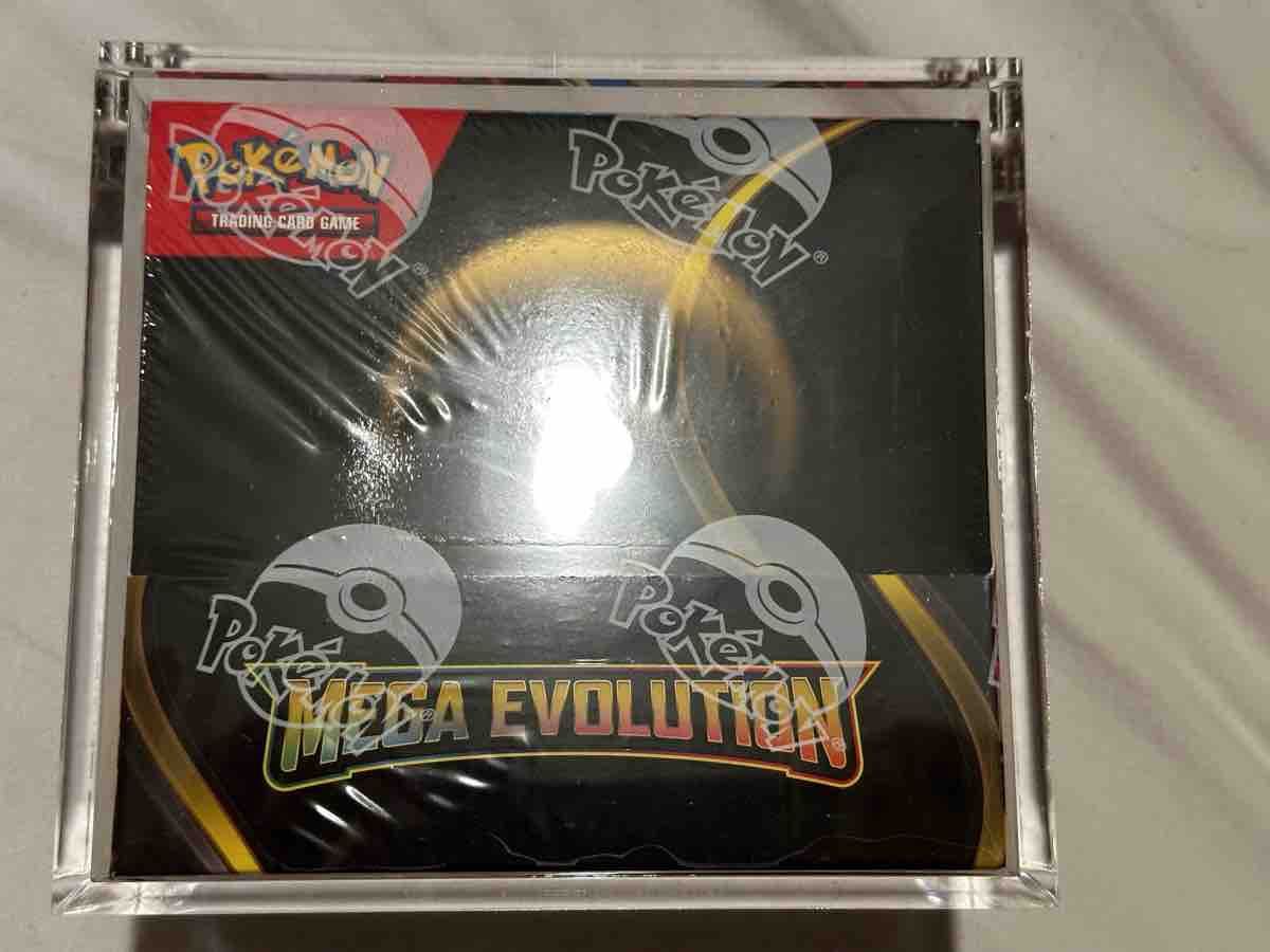 Pokémon Cartes à collectionner: Pokemon Trading Card Game Mega Evolution Display EN + Acryl – Neuf avec emballage d'origine à Ebikon par Mi25