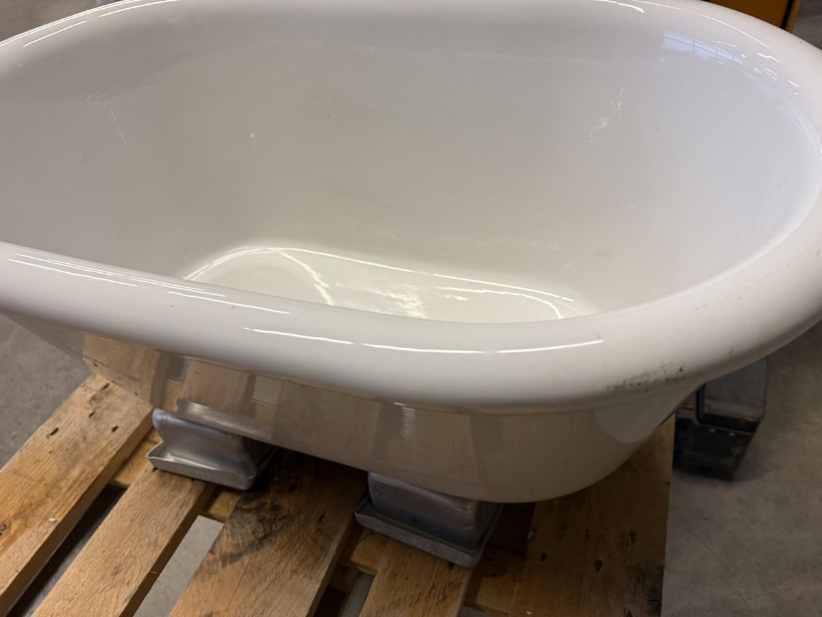 Vasche da bagno: Badewanne – Usato da Horriwil venduto da Carrera68 4