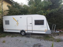 Wohnwagen Knaus Südwind 500 mit Vorzelt und Mover