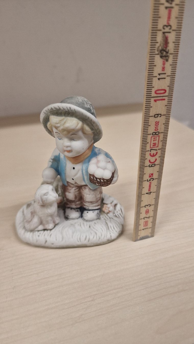 Statuette: Hübsche Goebel-Figur "Junge mit Hund", ca. 10 cm hoch! – Nuovo (secondo la descrizione) da Herisau venduto da Antiques.AR