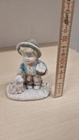 Hübsche Goebel-Figur "Junge mit Hund", ca. 10 cm hoch!