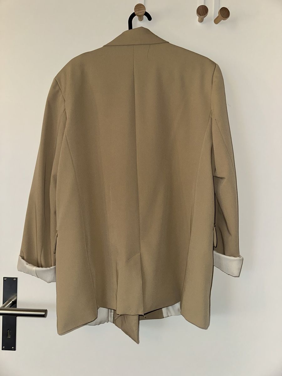 Bershka Jacken: Blazer beige – Gebraucht aus Villmergen von mel_5ywd 2