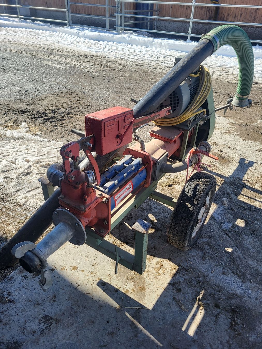 Tutte le macchine: Schneckenpumpe mit Elektromotor – Usato da Saanenmöser venduto da rap_5thv 2