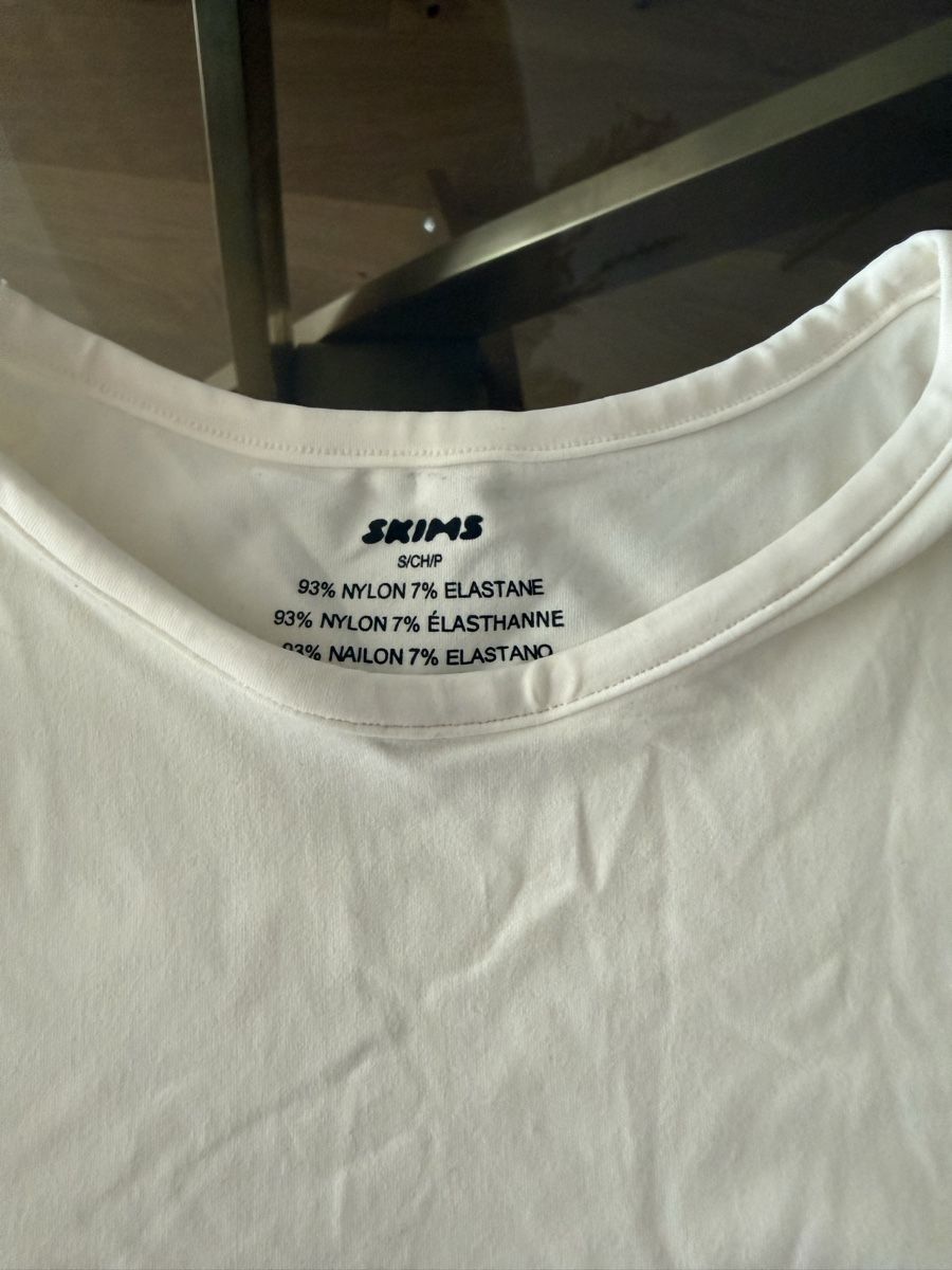 Skims T-Shirts: Skims T-Shirt creme – Neu (gemäss Beschreibung) aus Zürich von nikefaust 1
