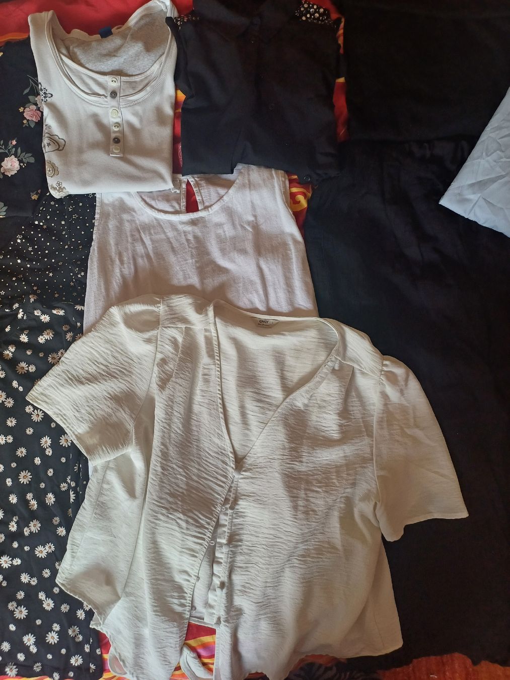 Lotti di vestiti: Kleiderpaket an diversem – Usato da Niederwangen BE venduto da Loulilou86 3