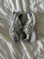 Hellblaue/silberne ASICS Gel-1130 Turnschuhe