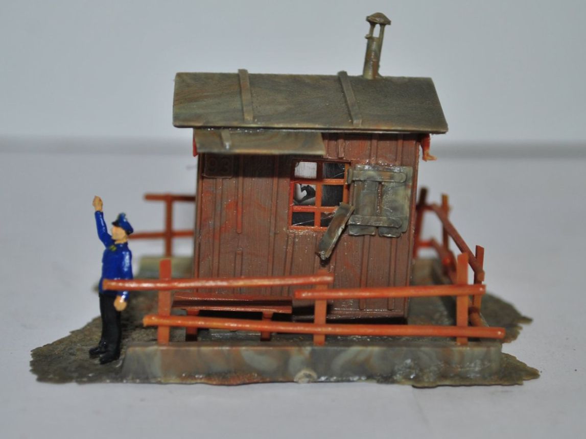 Faller Modelleisenbahnen: Faller Wärterbude (PDB138) – Gebraucht aus Aarwangen von Bahnsupport 1