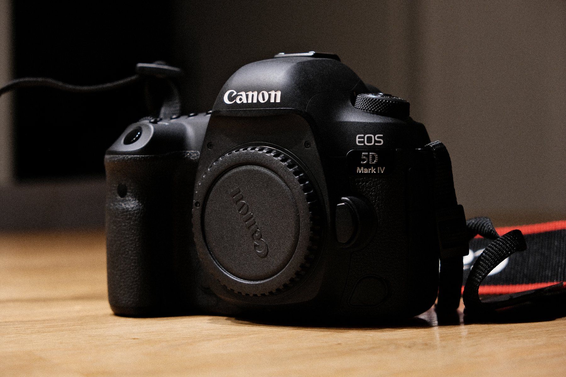Canon Fotocamera: Canon EOS 5D Mark IV (NEU) – Nuovo (secondo la descrizione) da Wittenbach venduto da Cinemuha
