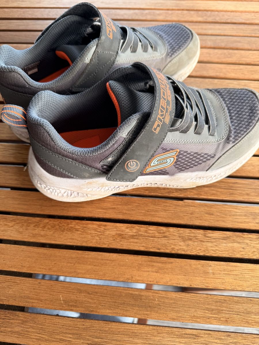 Skechers Scarpe per ragazzi: Sketches mit LED in Gr. 36 – Usato da Rotkreuz venduto da ZG6343 1