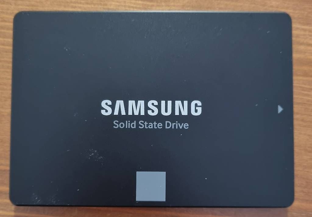 Dischi rigidi: SSD 250 Gb – Usato da vevey venduto da pascal028 1