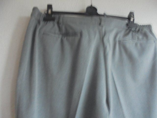Hosen: Hose grau Gr. 48 Women's Selection NEU – Neu (gemäss Beschreibung) aus Hinwil von Glasperlen 2