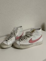 Nike blanche et rose