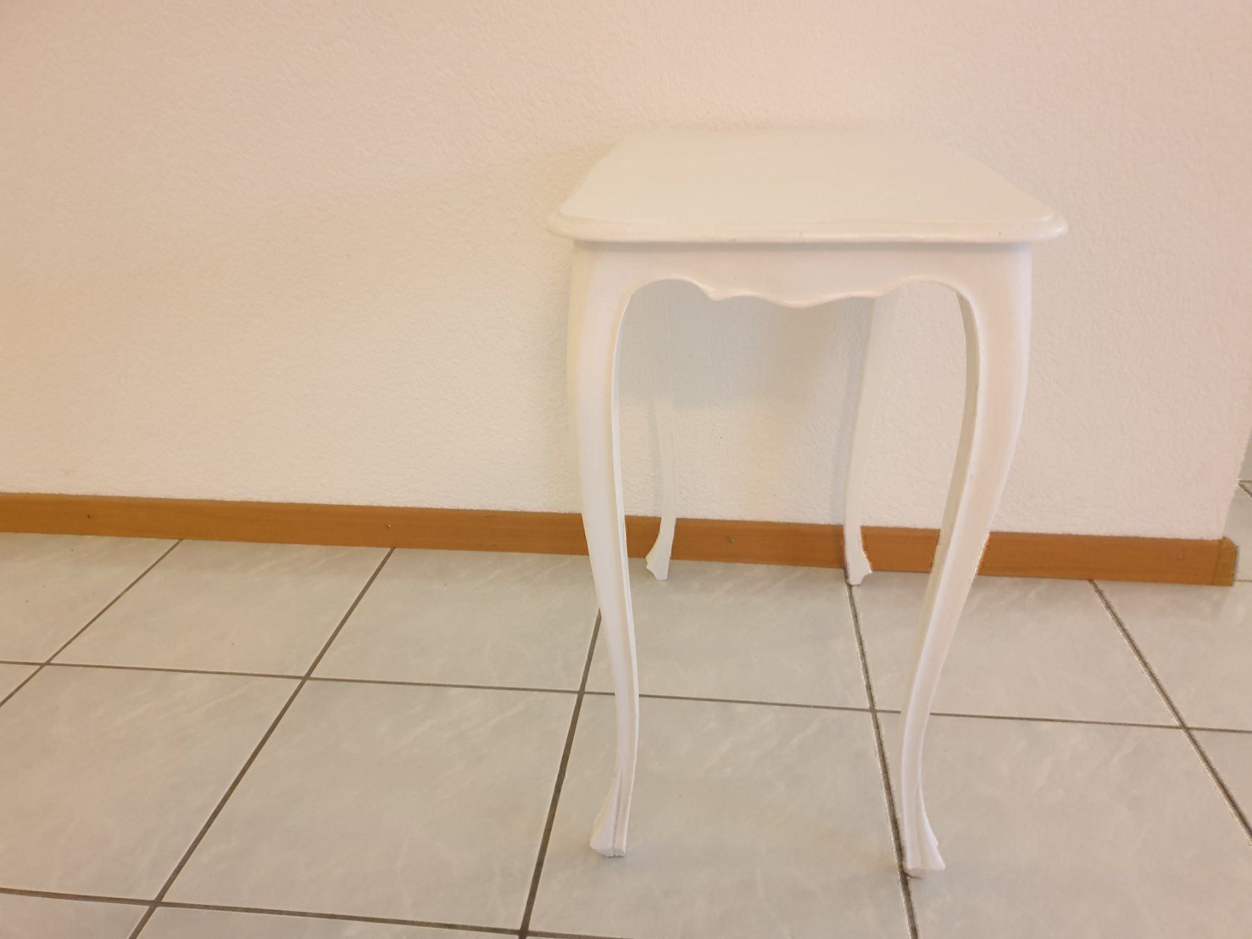 Comodini: Table de nuit ancienne, bois – Usato da Neuchâtel venduto da Verenas12 1