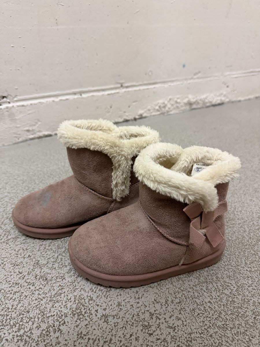 Scarpe per ragazze: Pink Winter Boots, size 26 – Usato da Brugg AG venduto da Winter789 1
