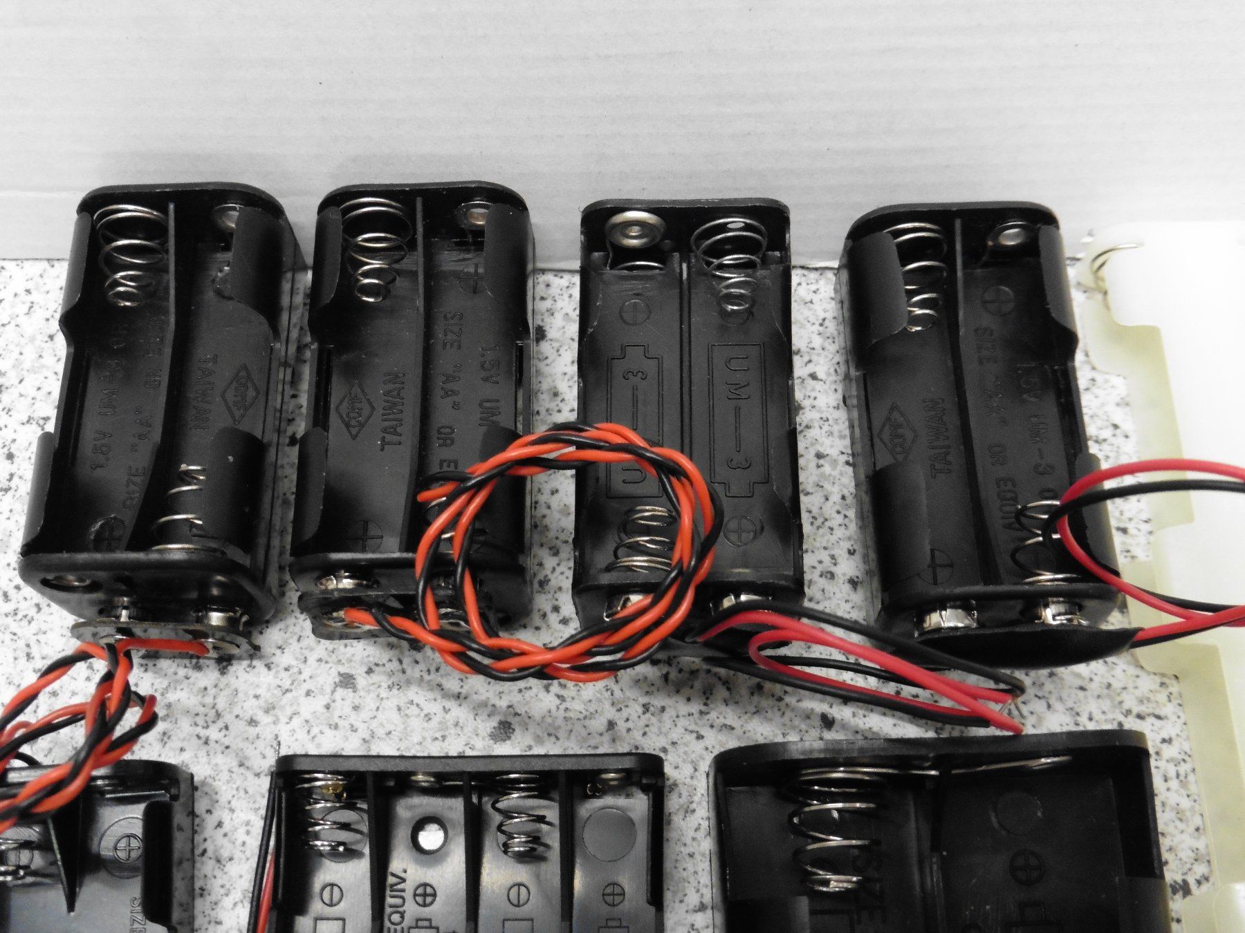 Unità & Adattatore: Batterie Halterungen – Nuovo (secondo la descrizione) da Mönchaltorf venduto da boesi51 1