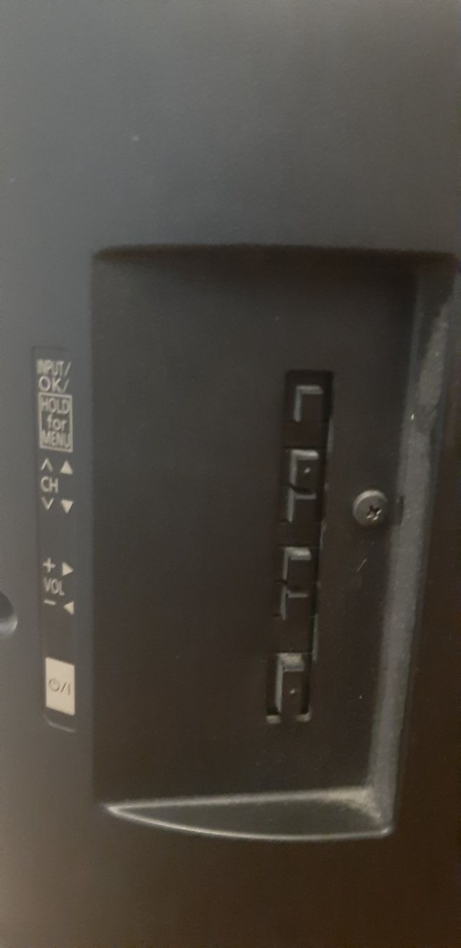 Panasonic Fernseher: Panasonic TX-32CST606 LCD TV – Neu (gemäss Beschreibung) aus Zürich von Venecia25 3