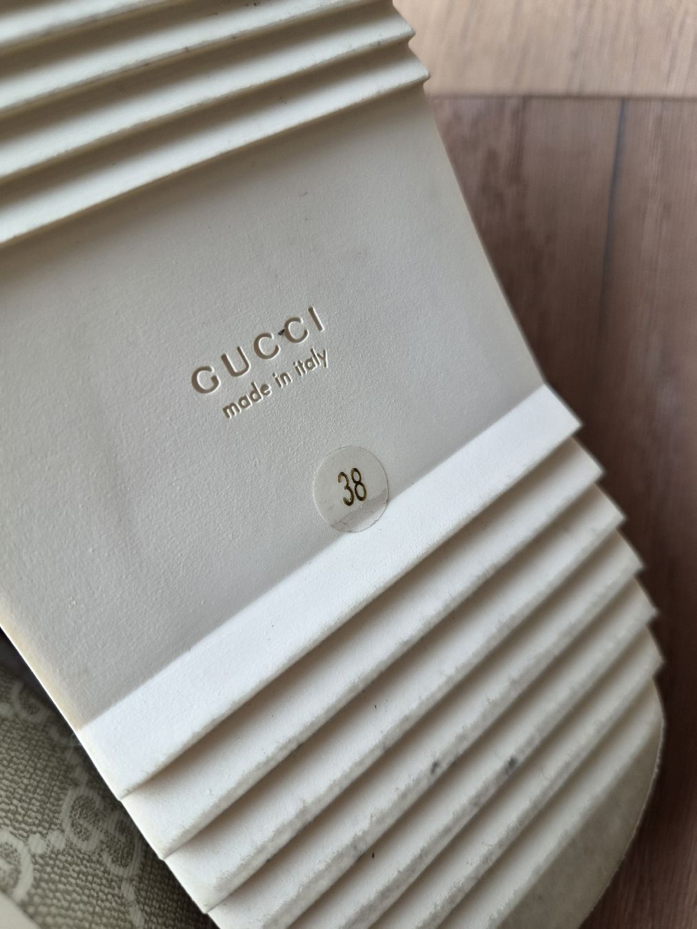 Gucci Scarpe da donna: Gucci Sandale monogramweiss Groesse 38 neu – Nuovo (secondo la descrizione) da Immensee venduto da jan_9rzs 3