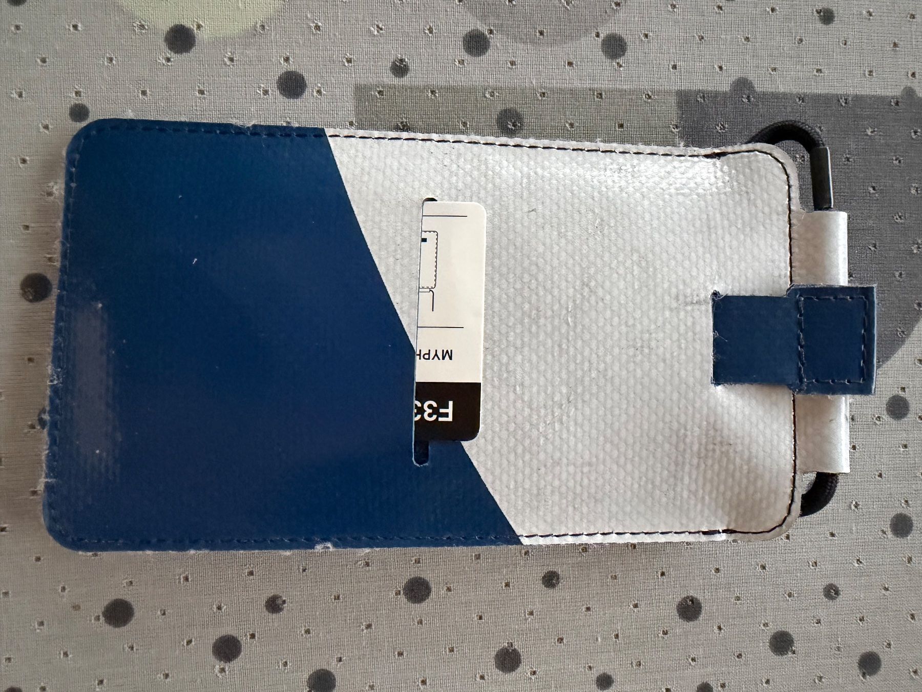 Freitag Covers & Schutzfolien: Freitag Fox – Neu und originalverpackt aus Zwingen von foxli2111 1