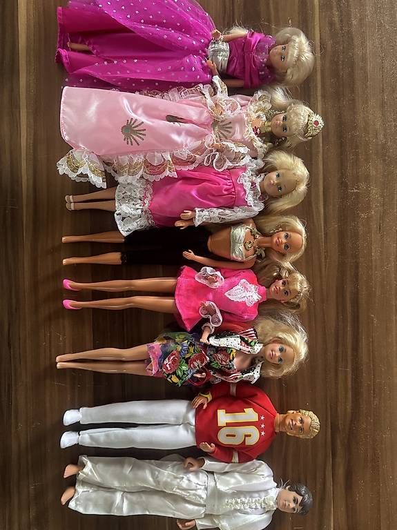 Bambole: 17 Barbie mit vielen Kleider – Usato da Biel/Bienne venduto da Priska_Maurer 1