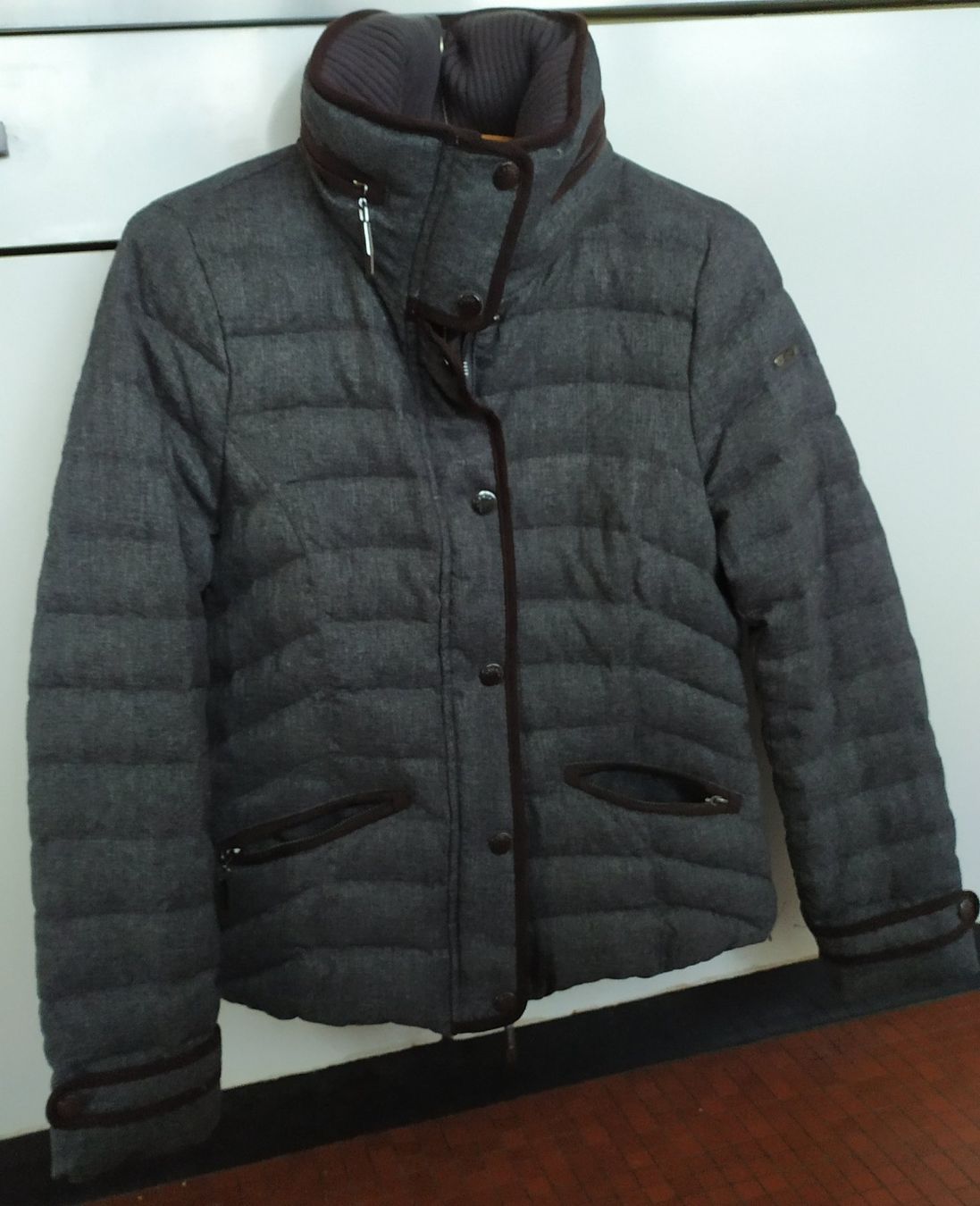 Esprit Giacche: Tolle Jacke/Doudoune von Esprit – Nuovo (secondo la descrizione) da Chezard St-Martin venduto da Clocovale