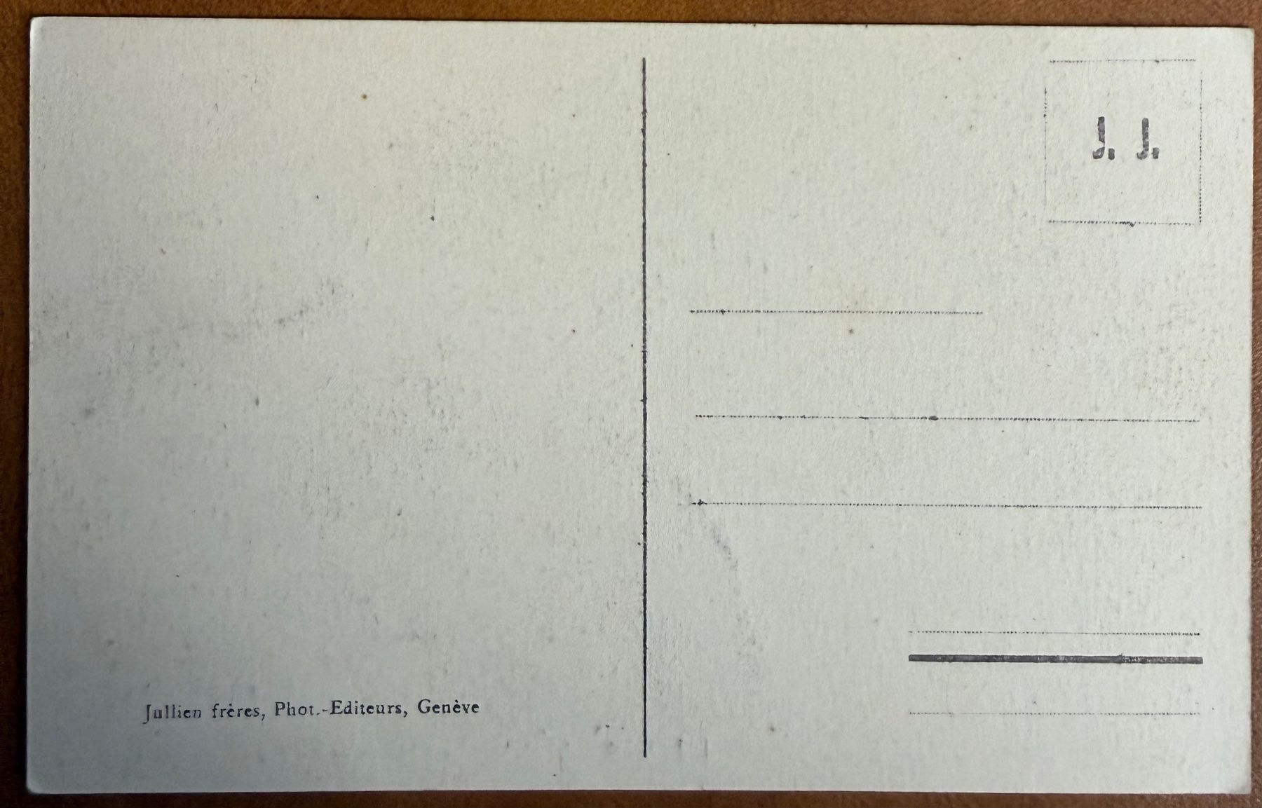 Cartoline postali: Aigle - Famille devant le Château – Usato da Lutry venduto da Ediego 2