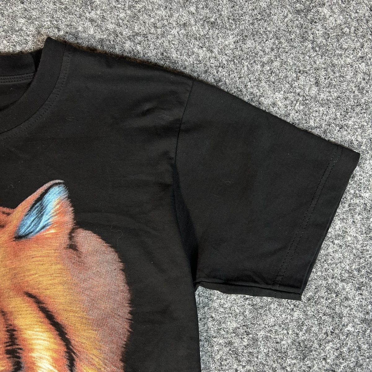 T-shirt: Graphic tee tigers – Nuovo (secondo la descrizione) da La Sagne NE venduto da Matlasape 3