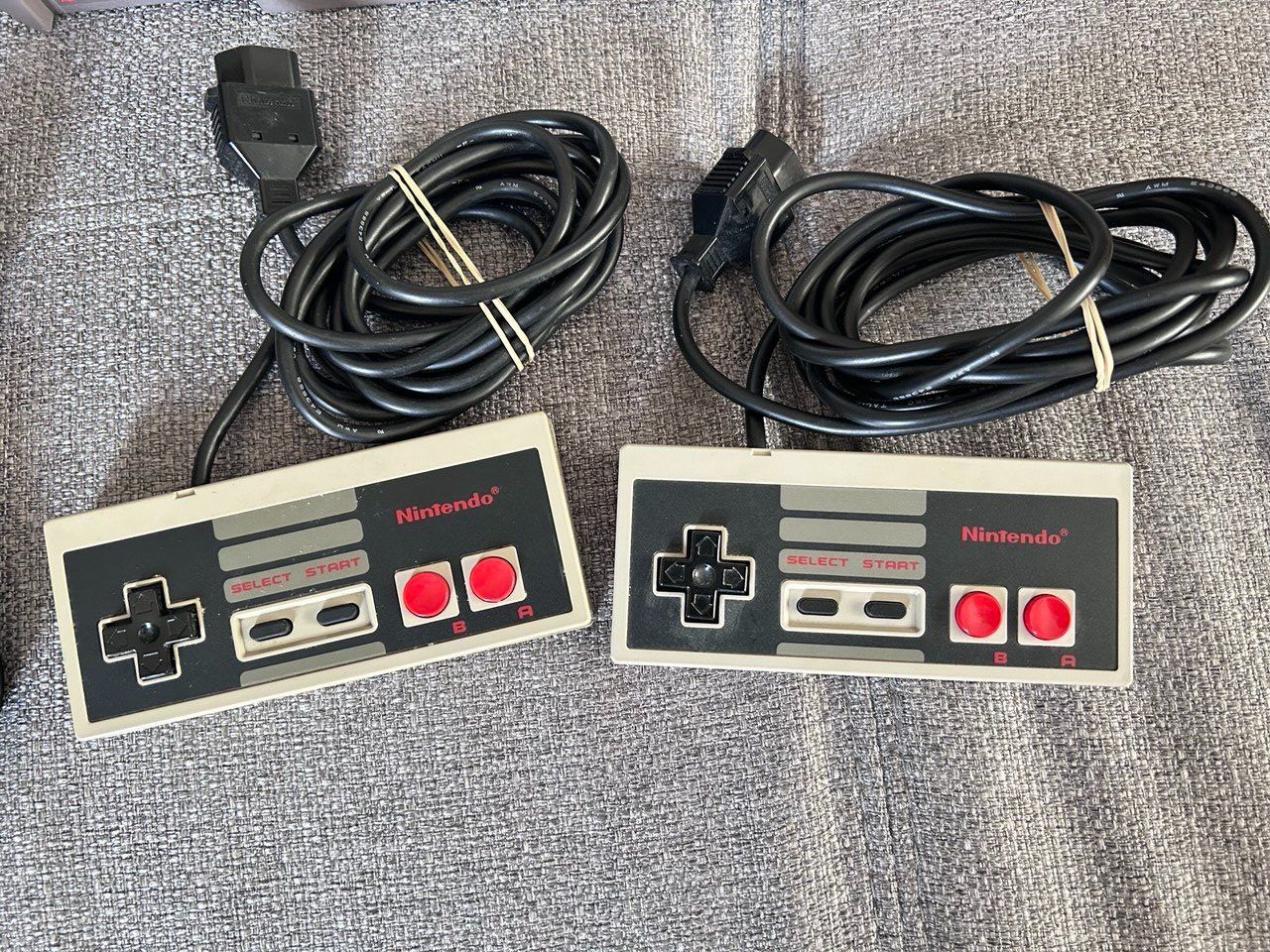 Nintendo Konsolen: Nintendo NES Console + 2 Controller + Cavo AV - Ottimo Stato – Gebraucht aus Giubiasco von LorisVale 7
