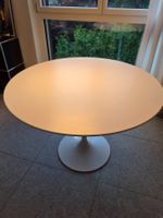Knoll -Saarinen Tulip Tisch