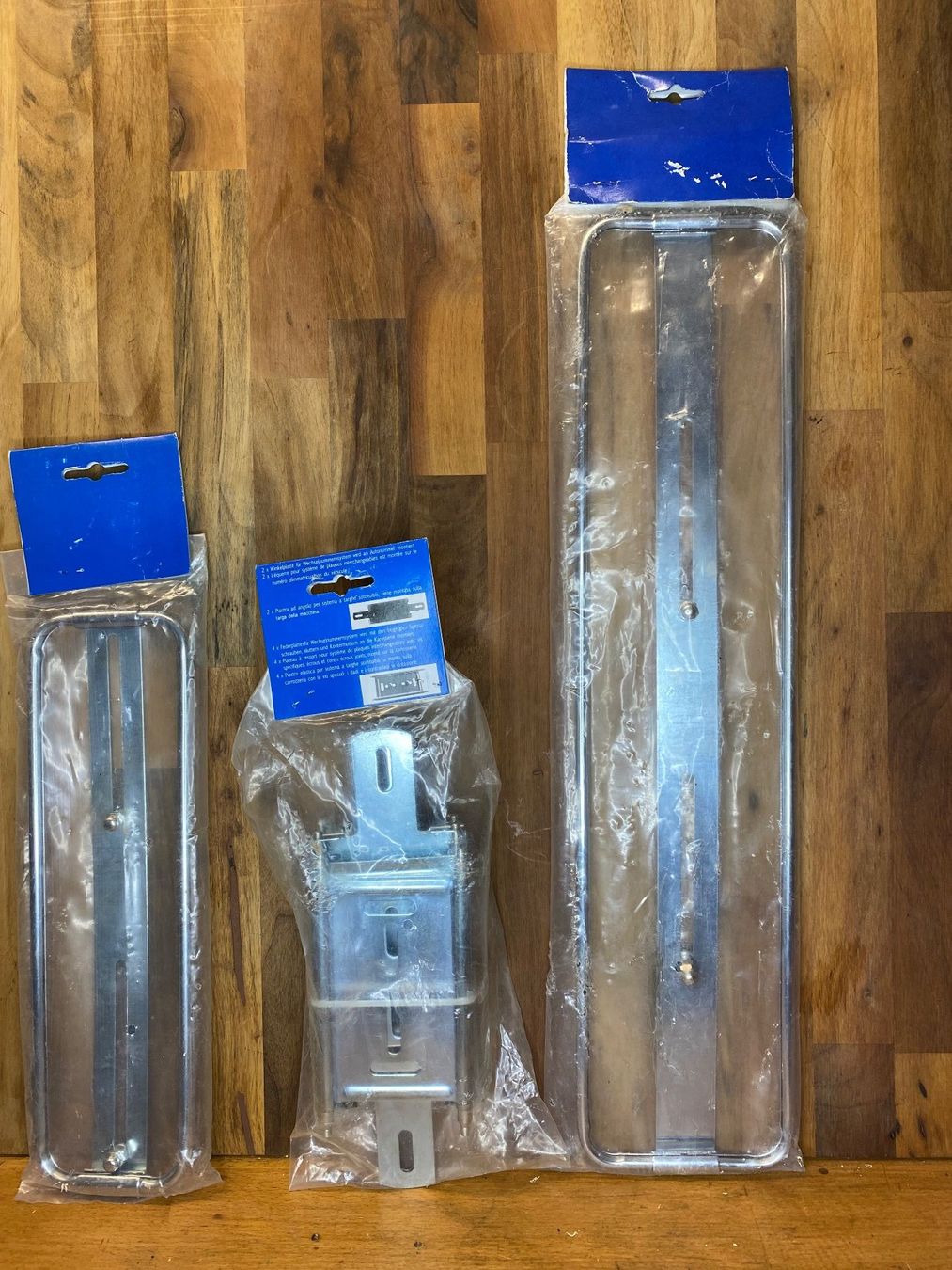 Supporti a parete: Wechselrahmen-Halterungen, Nummernhalter-Set,  Oldtimer – Nuovo (secondo la descrizione) da Emmen venduto da Sutim2005 6