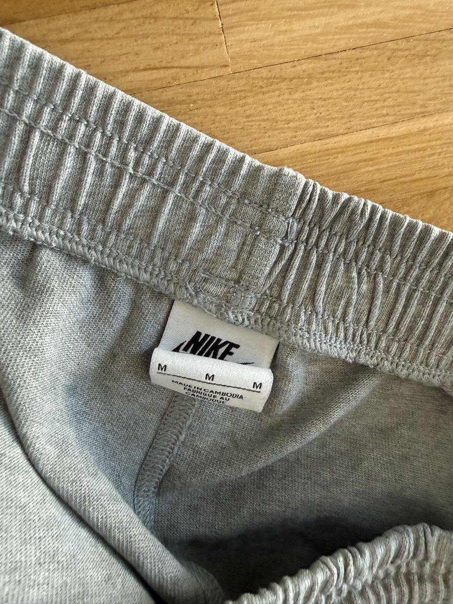 Nike Hosen: Nike Trainer Hose Jogging Gr.M – Gebraucht aus Zürich von pluto124 2