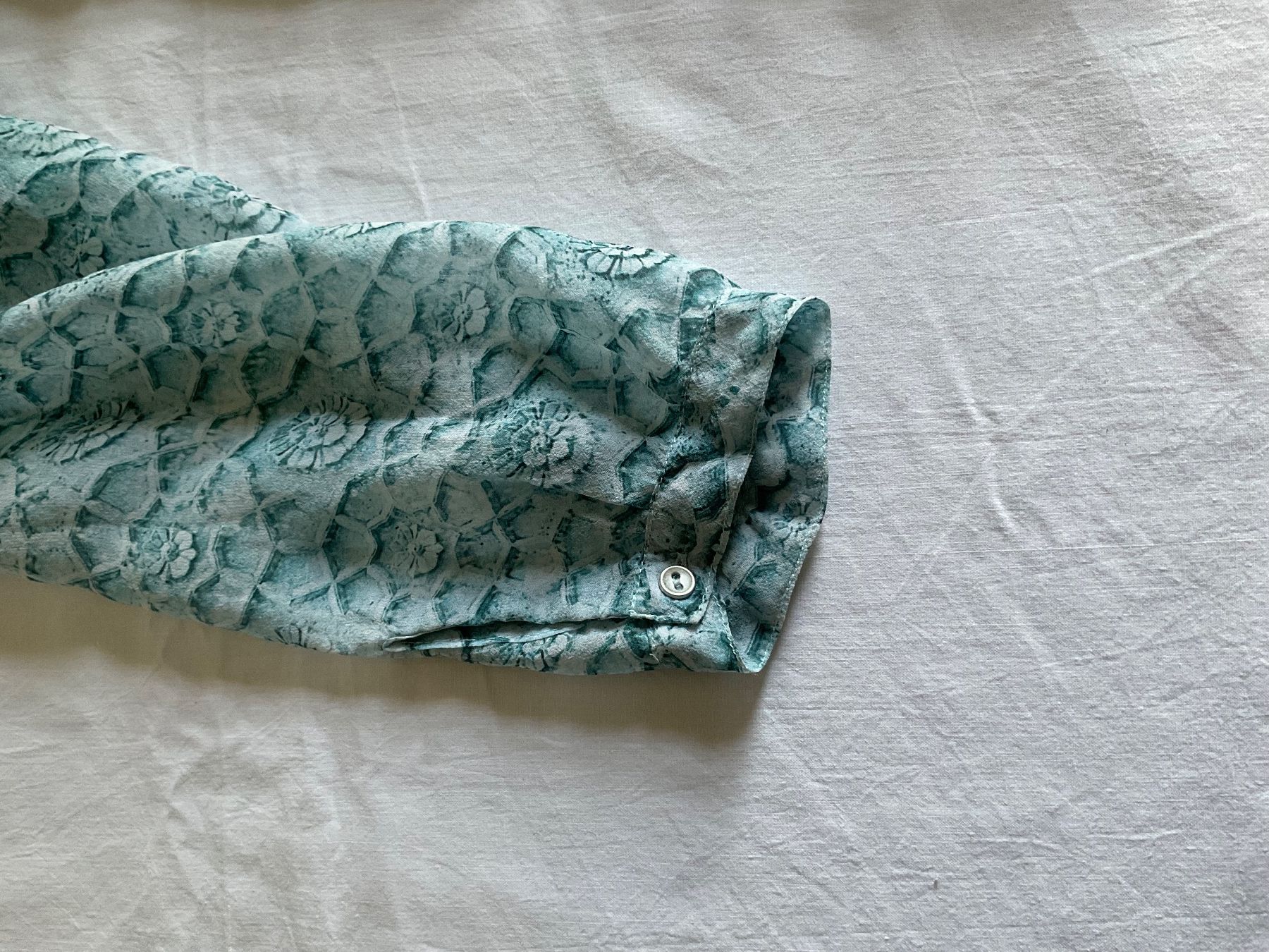 Nile Chemisiers: Damen Bluse NILE  , Grösse L,  SEIDE – D'occasion à Bern par jas_8tz2 2