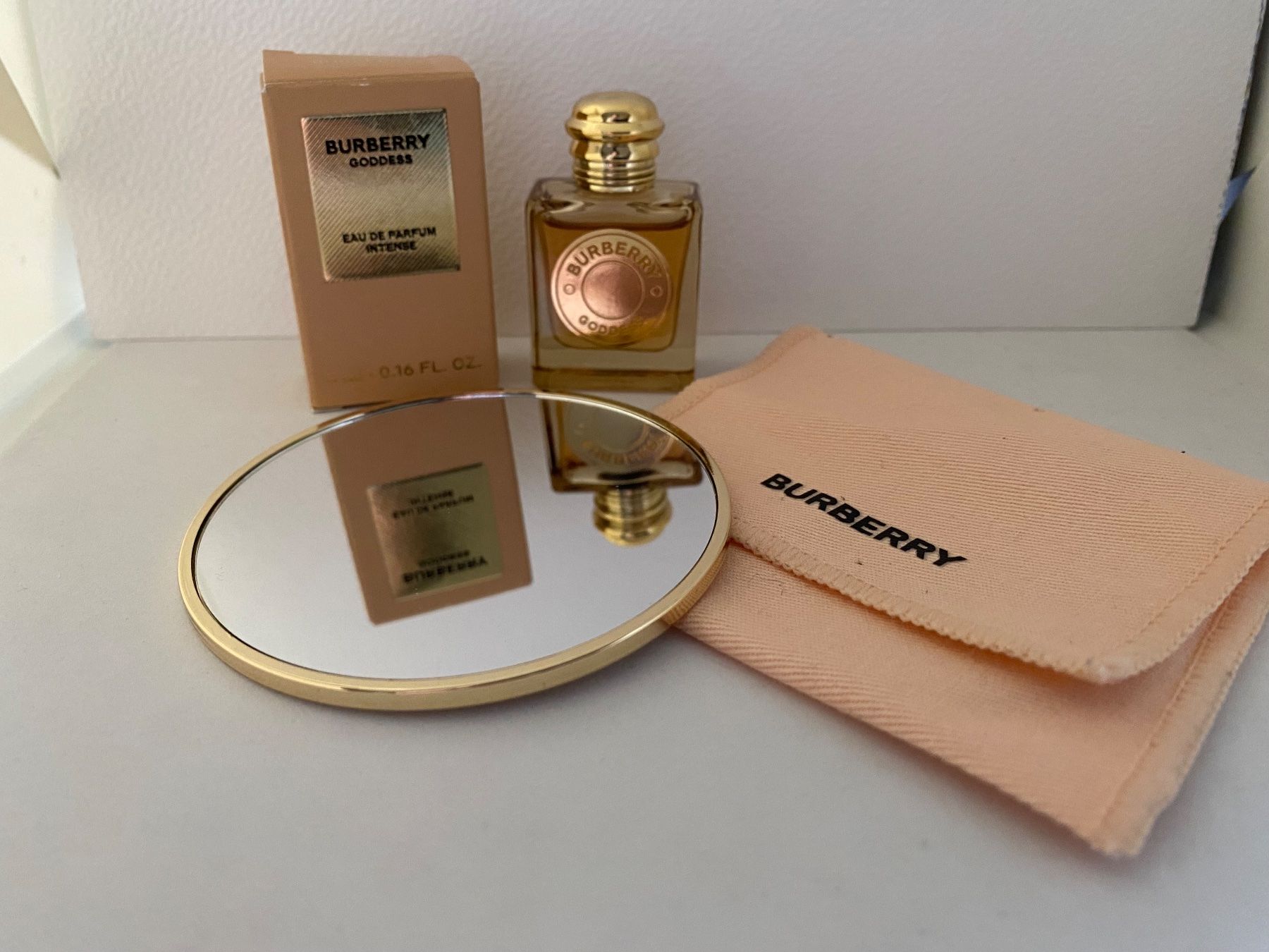 Burberry Profumi & Eau de Toilette: Set Burberry Goddess Intense – Nuovo e nell'imballaggio originale da Bouveret venduto da wes_7zll 1