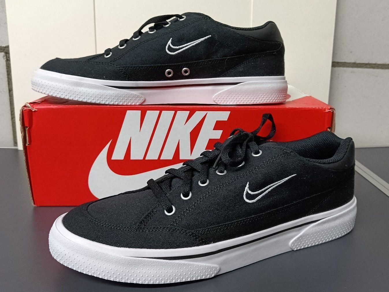 Nike Herrenschuhe: Nike Stoffschuhe, (42.5) Neu – Neu und originalverpackt aus Romanshorn von
