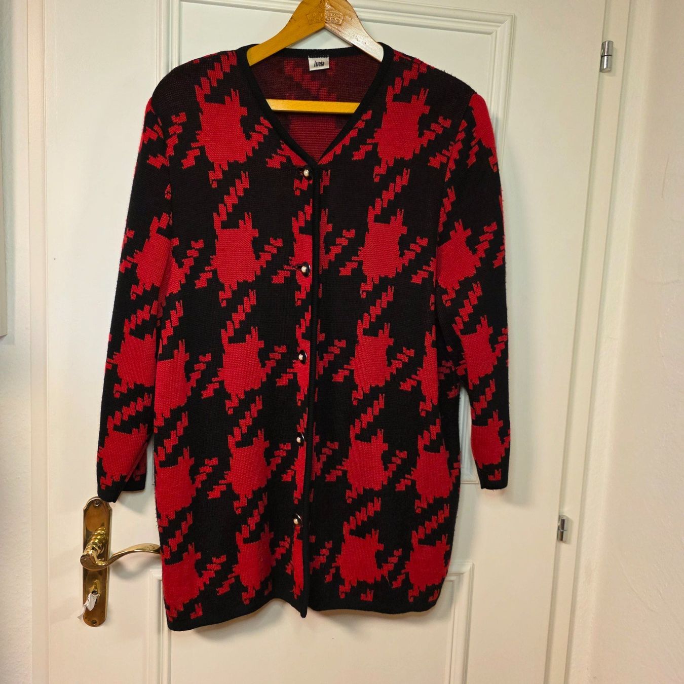 Jacken: Lucia Vintage Strickjacke, Größe 48/50 – Gebraucht aus Wald ZH von CapLux 1