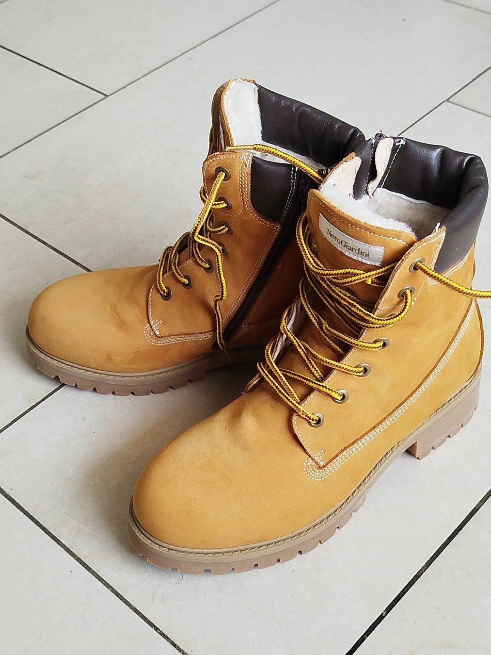 Scarpe da uomo: Nero Giardini Winterschuh ockergelb mit Lammfell – Usato da Rupperswil venduto da Annet.Dann888 1