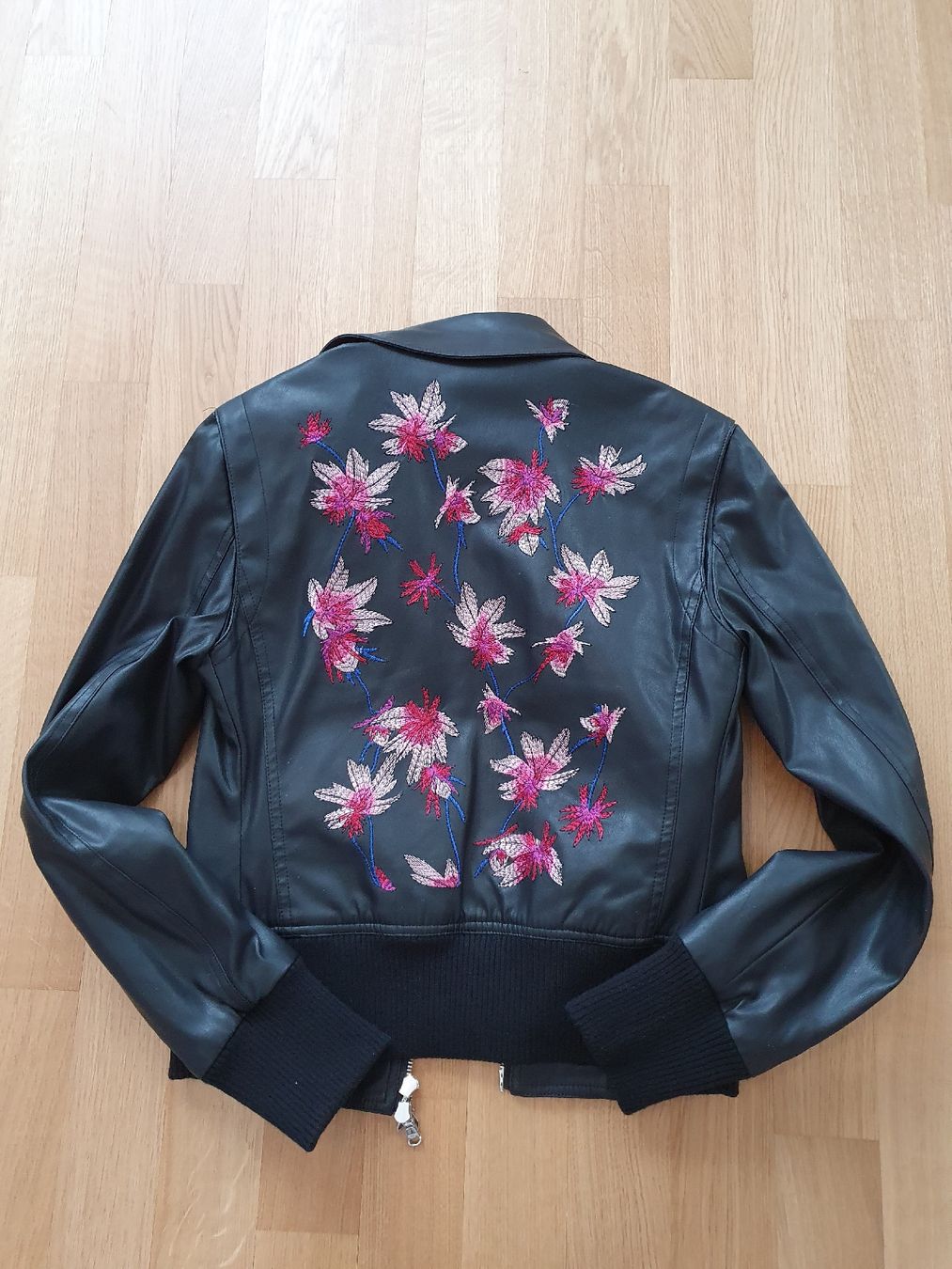 Patrizia Pepe Jacken: Frühlingsjacke - Patrizia Pepe mit Blumenprint – Neu (gemäss Beschreibung) aus Wettingen von __Dom__ 5