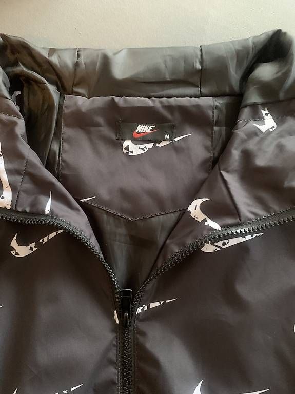 Nike Jacken: Coupe vent – Gebraucht aus Lausanne von eri_wtq8 1
