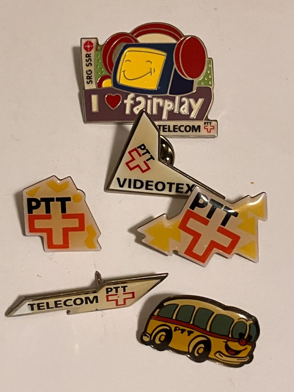 Placchette & Badge: 6 Pin PTT diverse – Usato da Basel venduto da djwwpp