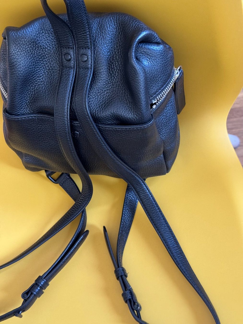 Zaini: Schwarzer Lederrucksack, KARA mini – Usato da Onex venduto da Joliechose6 1