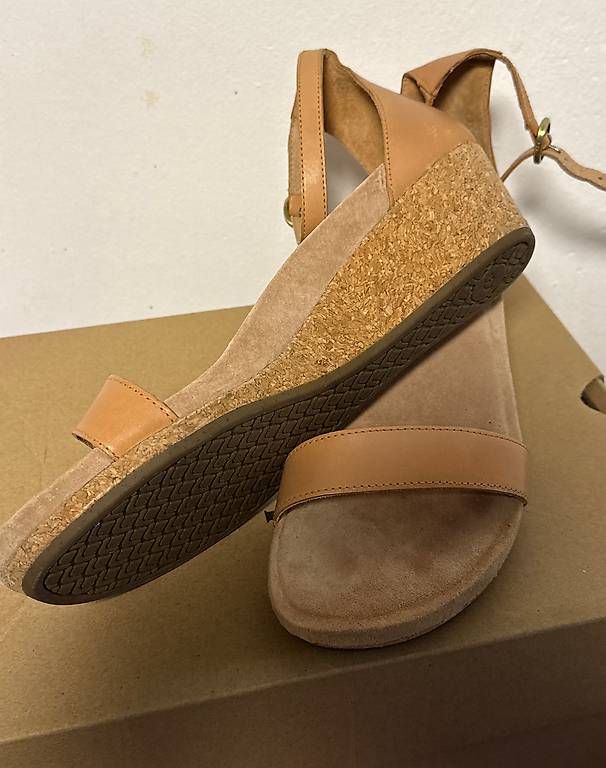 Scarpe da donna: UGG Sandalen Gr 41 – Usato da Binningen venduto da Bebbi28 1