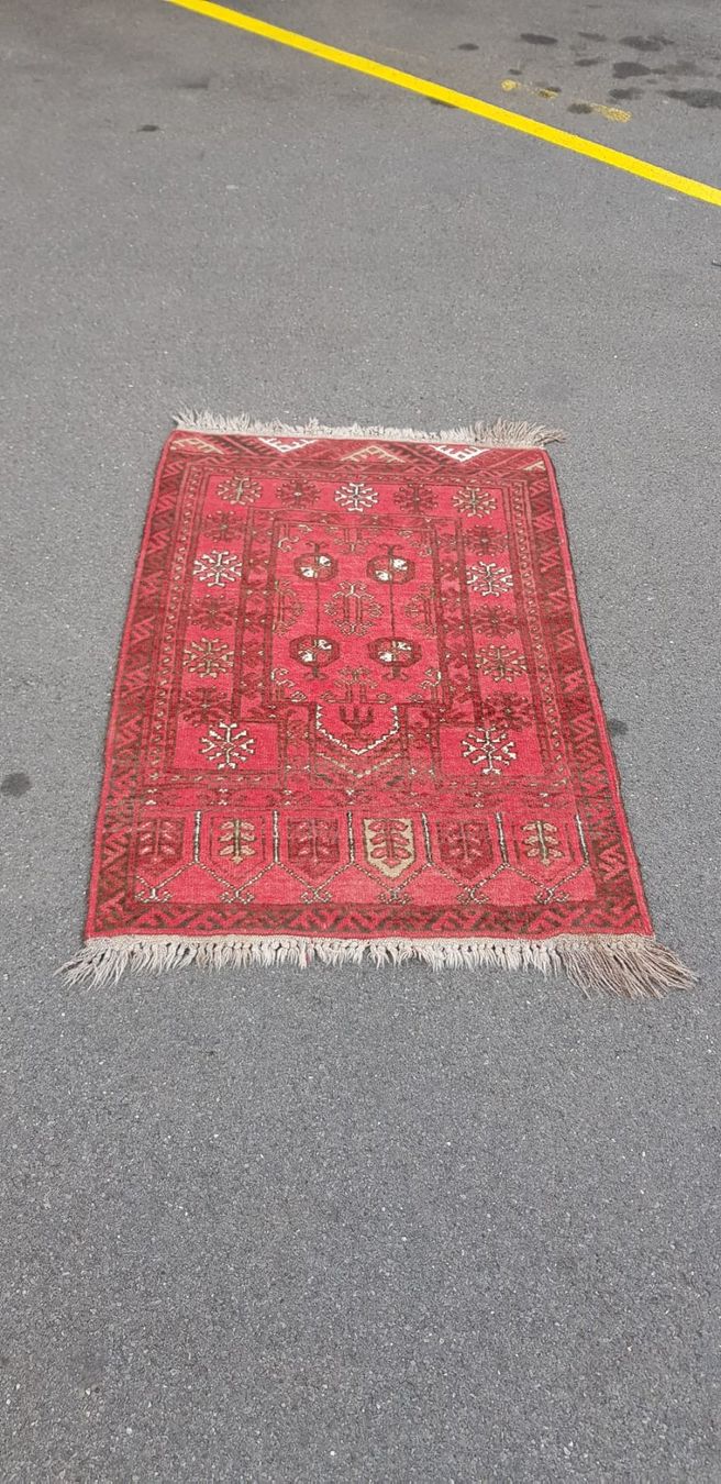 Teppiche: Schöner Teppich, rot mit Muster – Gebraucht aus Flums von Flumsantik 1